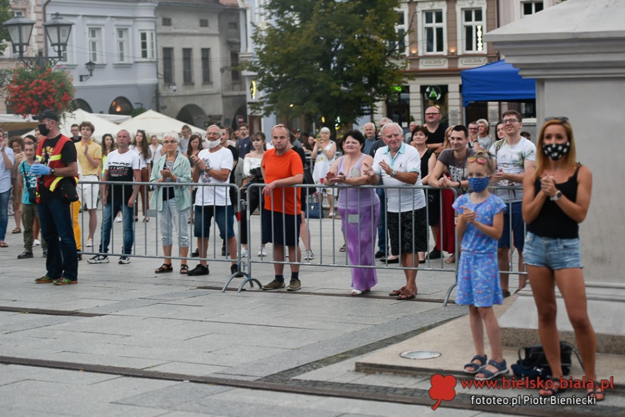 Powrót koncertów na Rynek. Ogródki piwne pełne słuchaczy ZDJĘCIA