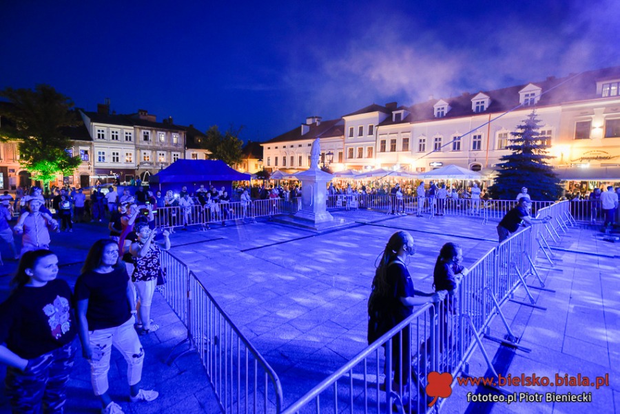 Powrót koncertów na Rynek. Ogródki piwne pełne słuchaczy ZDJĘCIA
