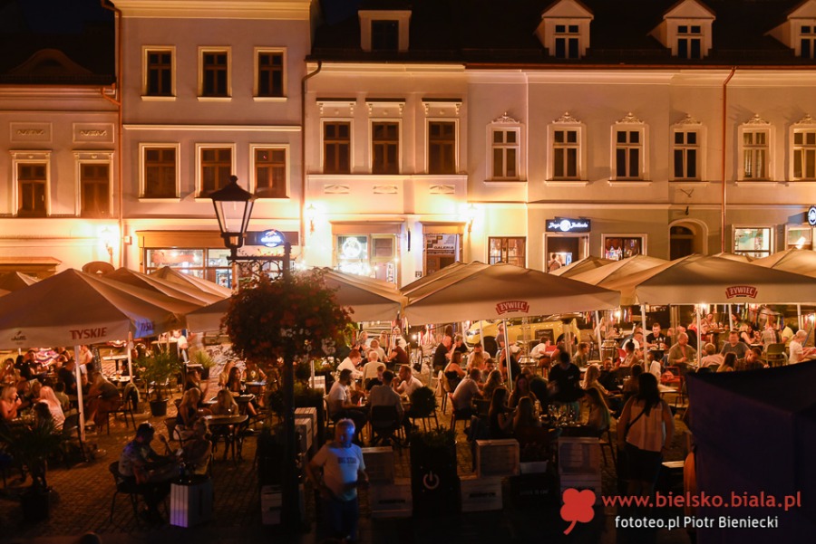 Powrót koncertów na Rynek. Ogródki piwne pełne słuchaczy ZDJĘCIA