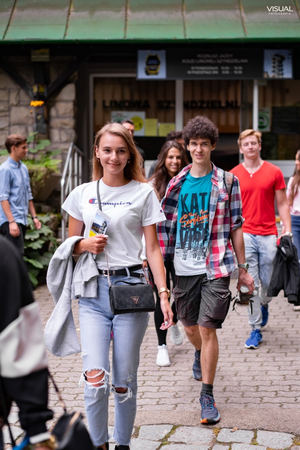 Śliczne panny i przystojni panowie. Integracja na Szyndzielni ZDJĘCIA