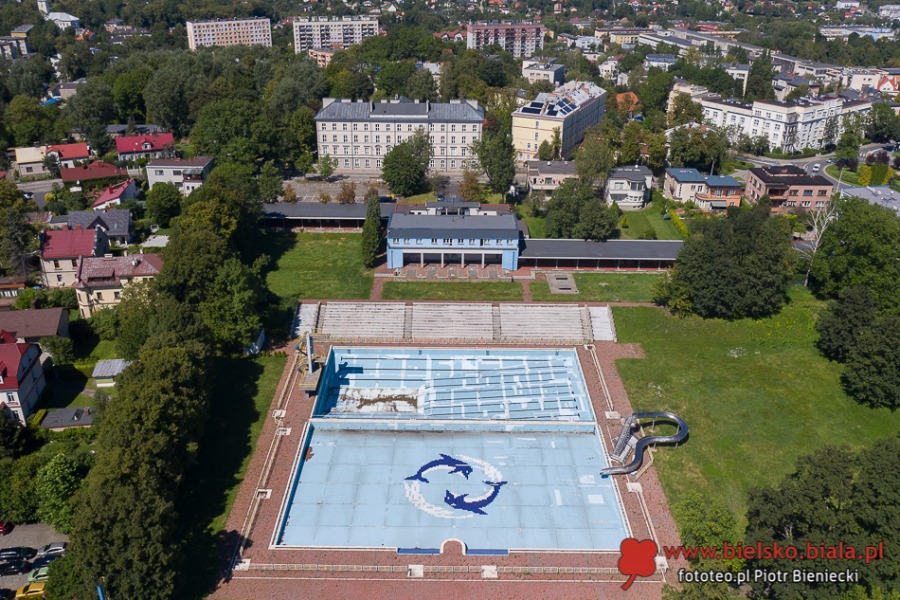 Opustoszała Panorama czeka na ratunek. Pęknięta korona basenu ZDJĘCIA
