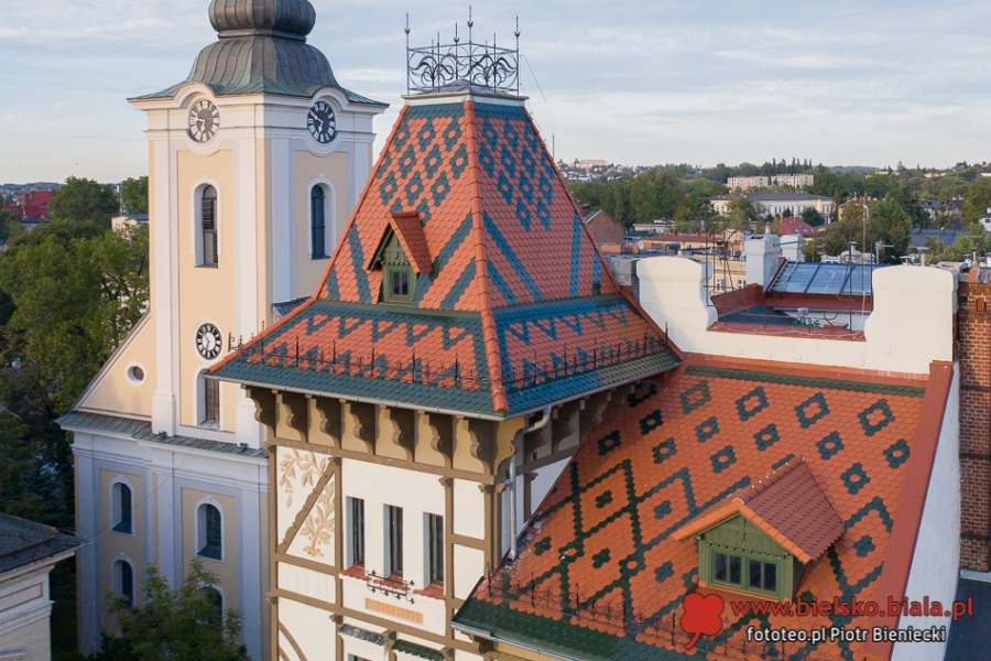 Kamienica Pod Żabami odzyskuje blask. Z troską o każdy detal - foto