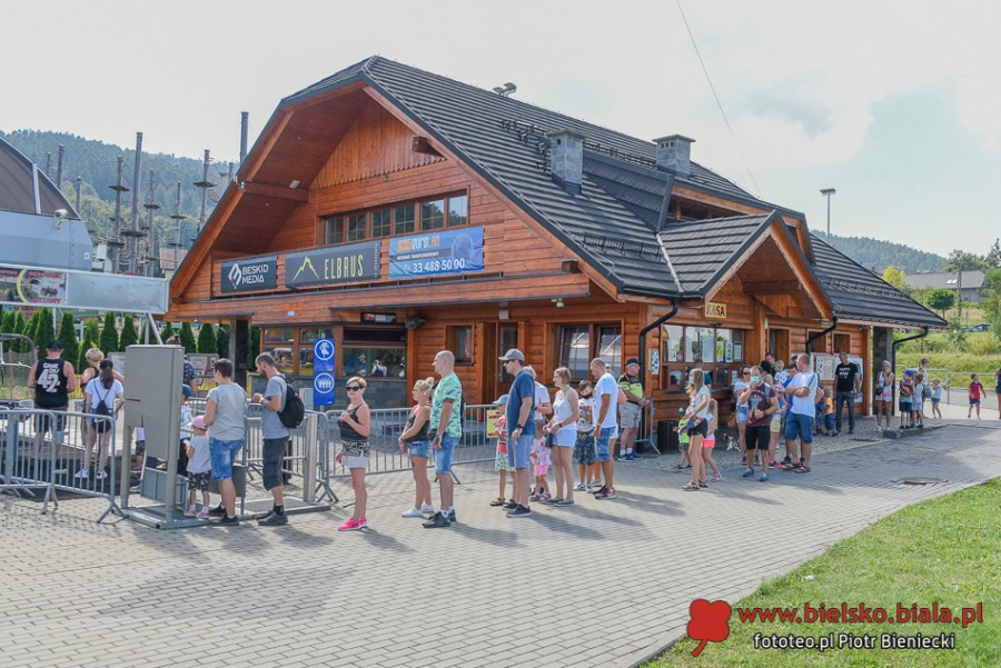 Prawdziwy hit na Dębowcu. Świetna zabawa i to bez ścisku ZDJĘCIA