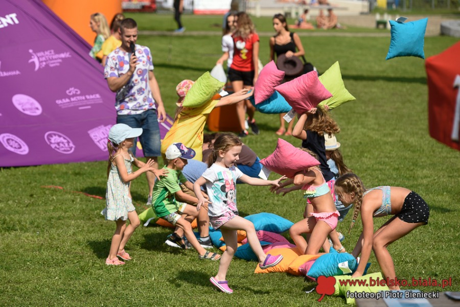Emocje na basenie w Cygańskim Lesie. Cenne nagrody na licytacjach ZDJĘCIA