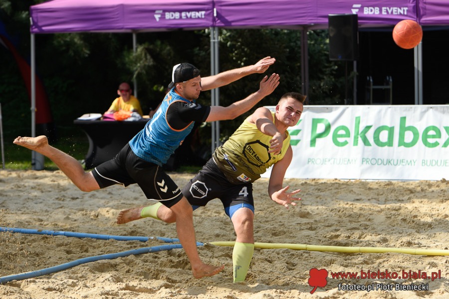 Emocje na basenie w Cygańskim Lesie. Cenne nagrody na licytacjach ZDJĘCIA