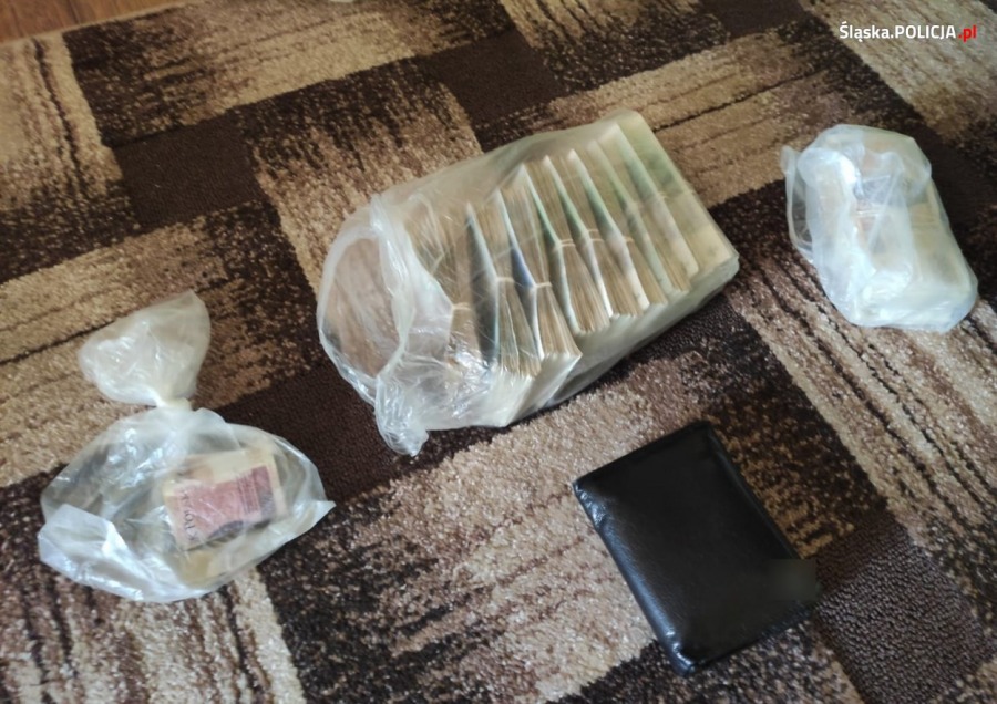 Prostytucja pod przykrywką masażu. Zatrzymanie właściciela salonu - foto