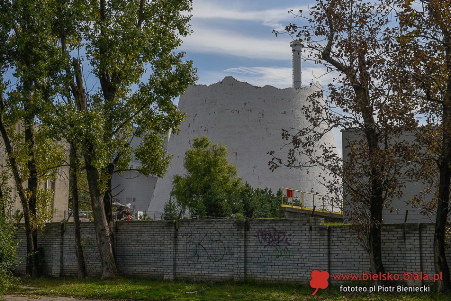Chłodnia znika z krajobrazu. Kolejne wyburzenia w elektrociepłowni - foto