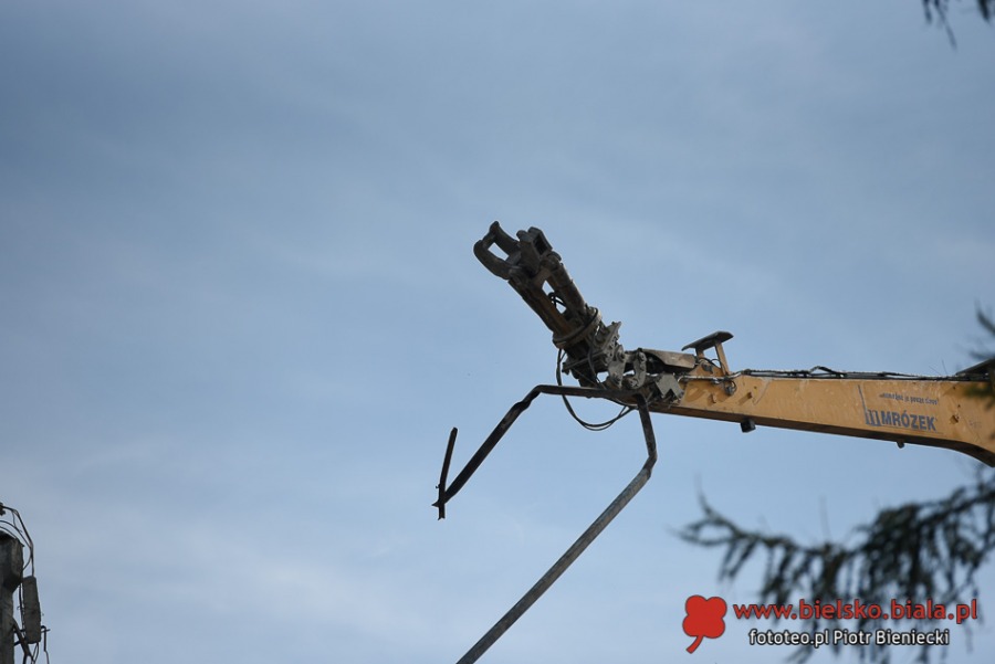 Chłodnia znika z krajobrazu. Kolejne wyburzenia w elektrociepłowni - foto