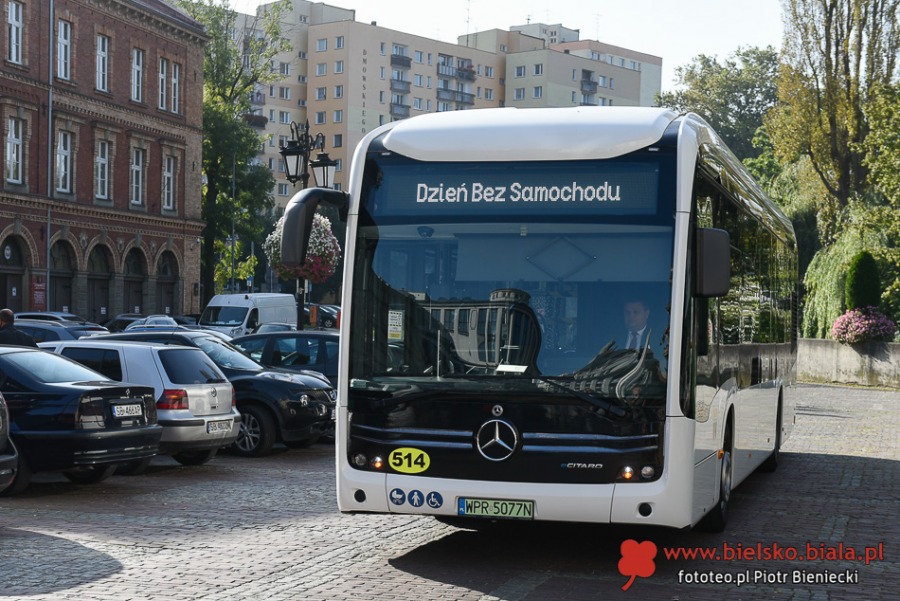 Prezydent jeździ autobusem elektrycznym. Za kierownicą jego zastępca ZDJĘCIA