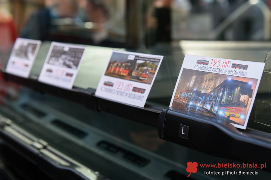 Prezydent jeździ autobusem elektrycznym. Za kierownicą jego zastępca ZDJĘCIA