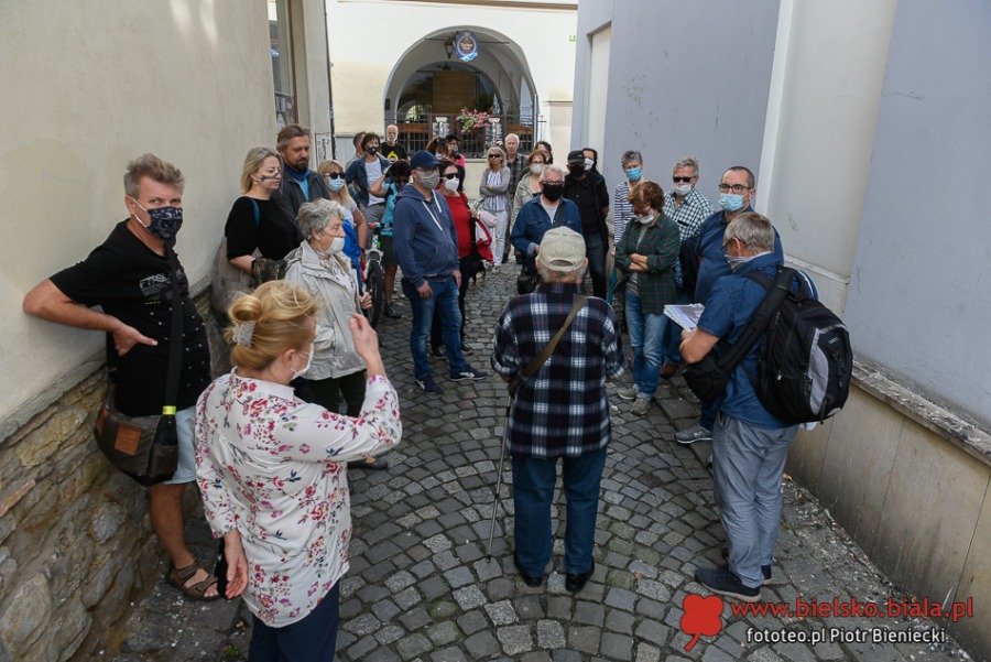 Cieszyńska przed wiekami i dziś. Spacer z prezentacją archiwalnych zdjęć ZDJĘCIA