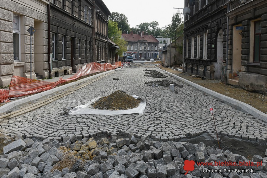 Cieszyńska przed wiekami i dziś. Spacer z prezentacją archiwalnych zdjęć ZDJĘCIA