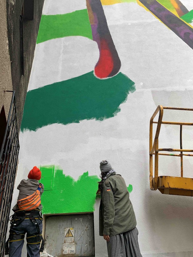Mural na kamienicy pochłania smog. Specjalna farba działa jak las - foto