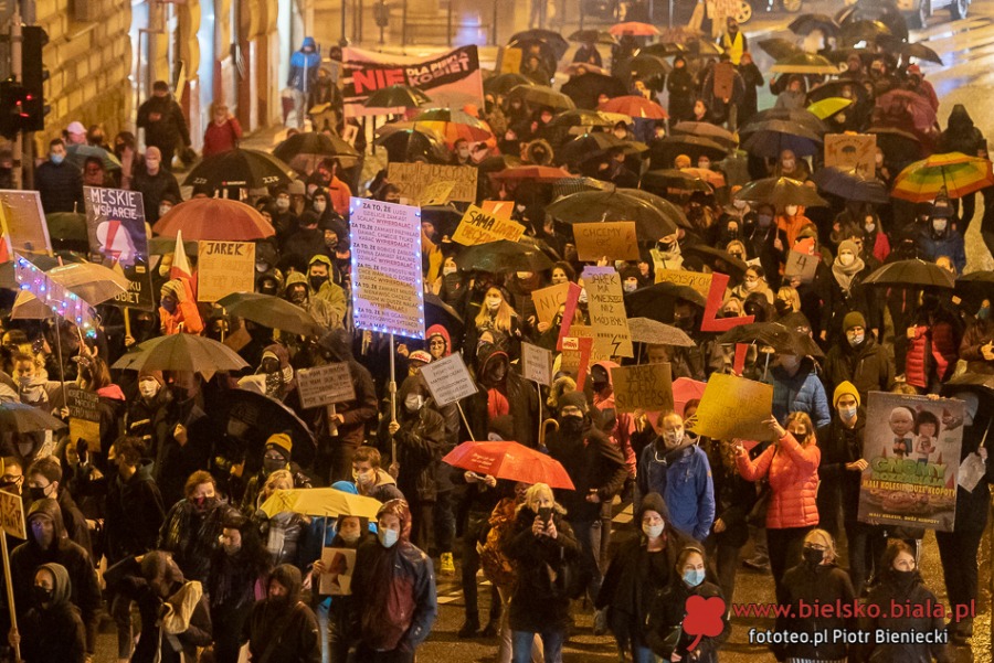 Ósmy dzień protestu w Bielsku-Białej. Ludzie są zdesperowani ZDJĘCIA