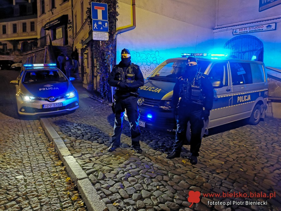 Walka o prawa kobiet trwa. Piątkowy protest na ulicach Bielska-Białej ZDJĘCIA