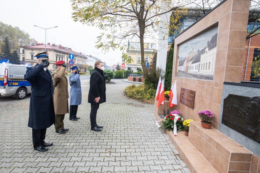 Skromna oprawa obchodów Święta Niepodległości. Bielsko-Biała świętuje on-line