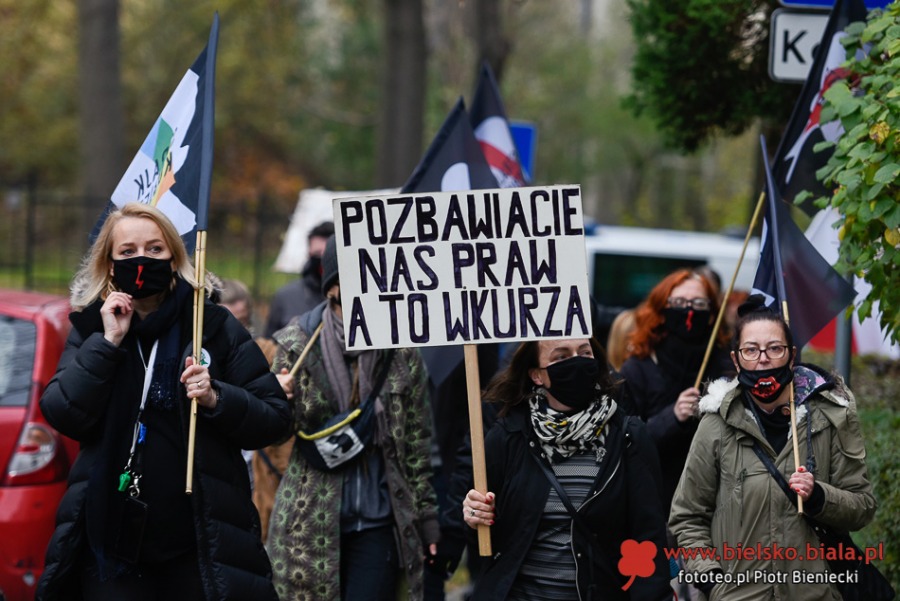 Strajk Kobiet w Bielsku-Białej: rozpoczęła się akcja oddawania krwi ZDJĘCIA