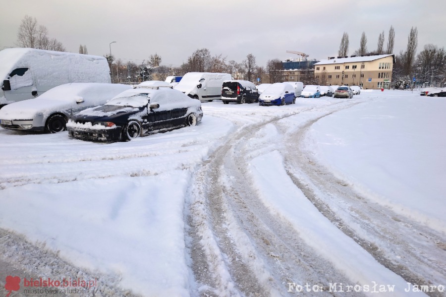 Zima jak za czasów PRL. Zdecydowanie przydać się może łopata - foto