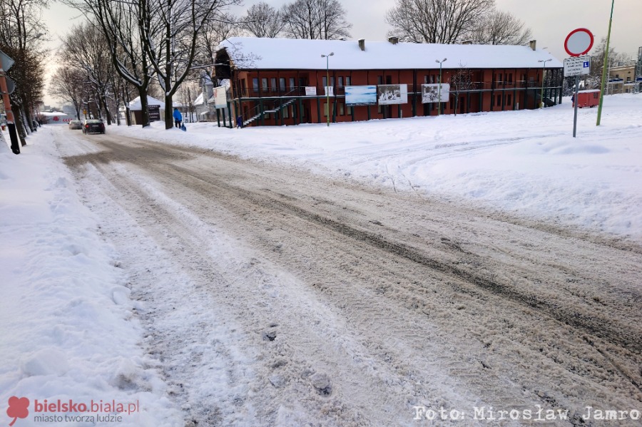 Zima jak za czasów PRL. Zdecydowanie przydać się może łopata - foto