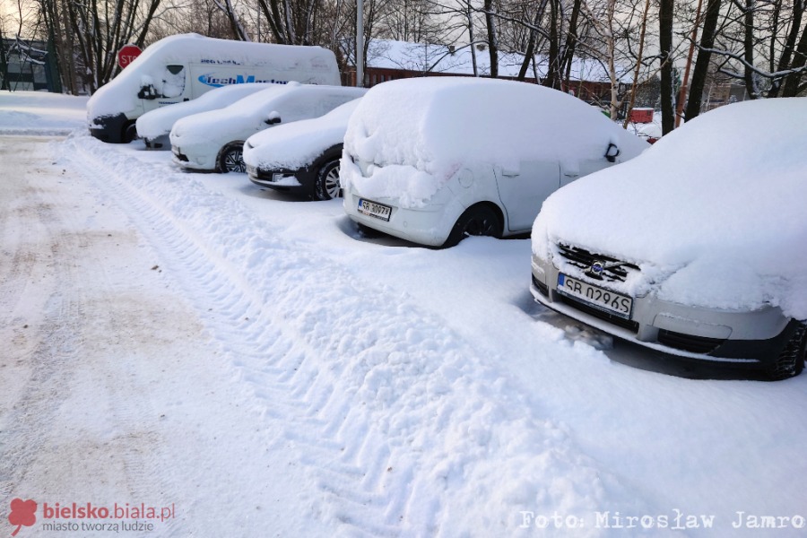 Zima jak za czasów PRL. Zdecydowanie przydać się może łopata - foto