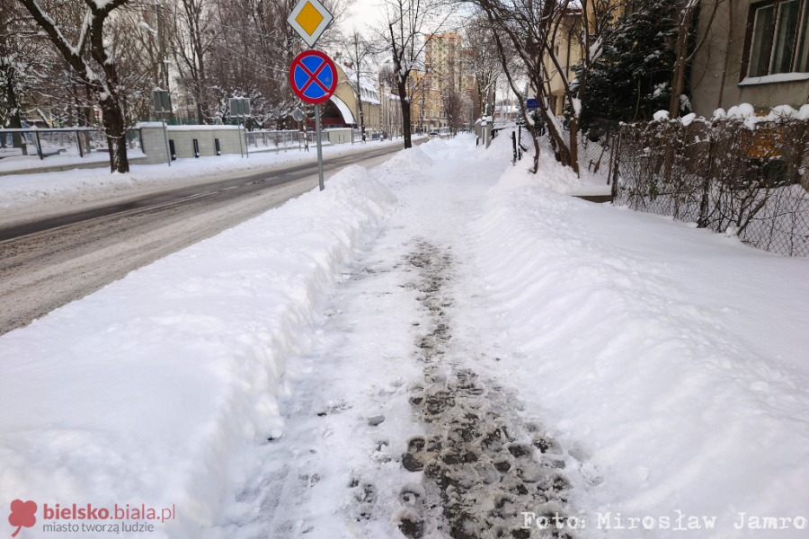 Zima jak za czasów PRL. Zdecydowanie przydać się może łopata - foto