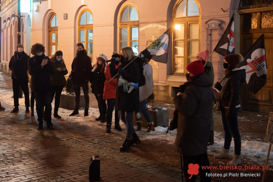 Wracają protesty uliczne. "Termin publikacji wyroku nie jest przypadkowy" ZDJĘCIA