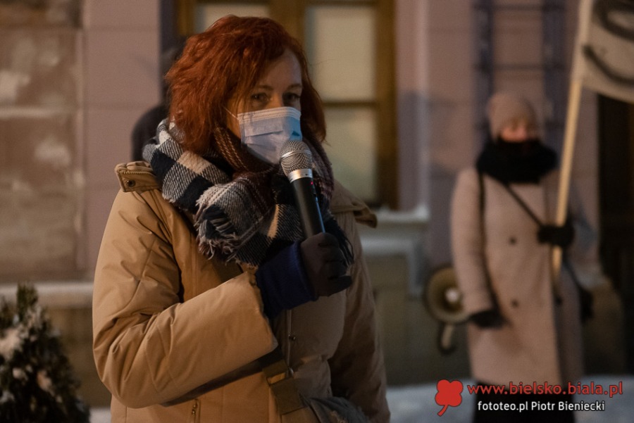 Demonstracja przed ratuszem. Solidarność z niezależnymi mediami ZDJĘCIA