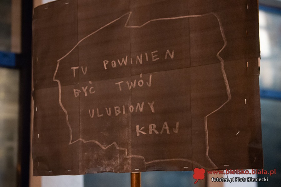 Demonstracja przed ratuszem. Solidarność z niezależnymi mediami ZDJĘCIA