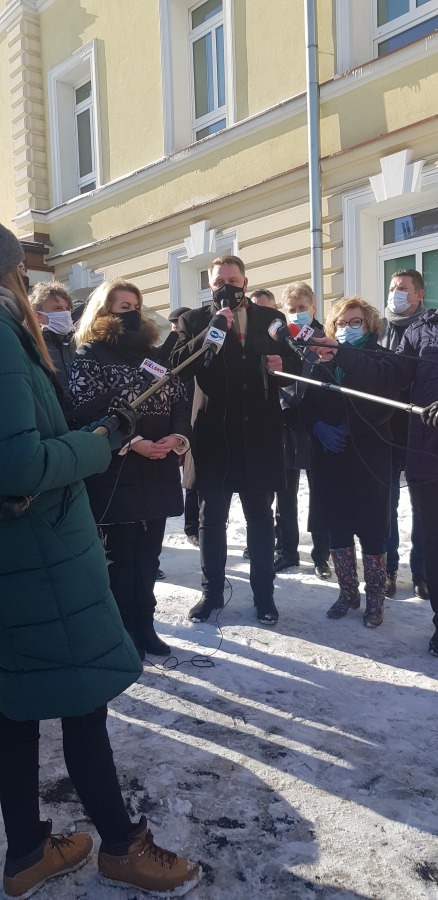 Wyrok śmierci odroczony do wiosny? Niezwykła jedność opozycji w sprawie szpitala