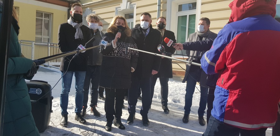 Wyrok śmierci odroczony do wiosny? Niezwykła jedność opozycji w sprawie szpitala