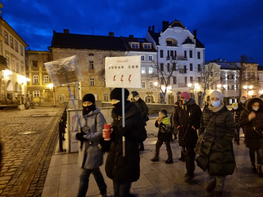 Życzenia na Dzień Kobiet. Manifestacja w centrum Bielska-Białej ZDJĘCIA