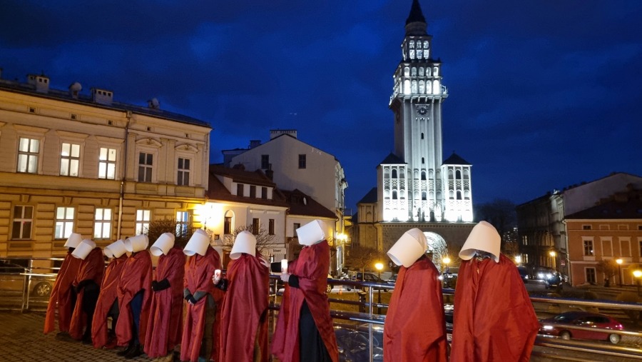 Życzenia na Dzień Kobiet. Manifestacja w centrum Bielska-Białej ZDJĘCIA
