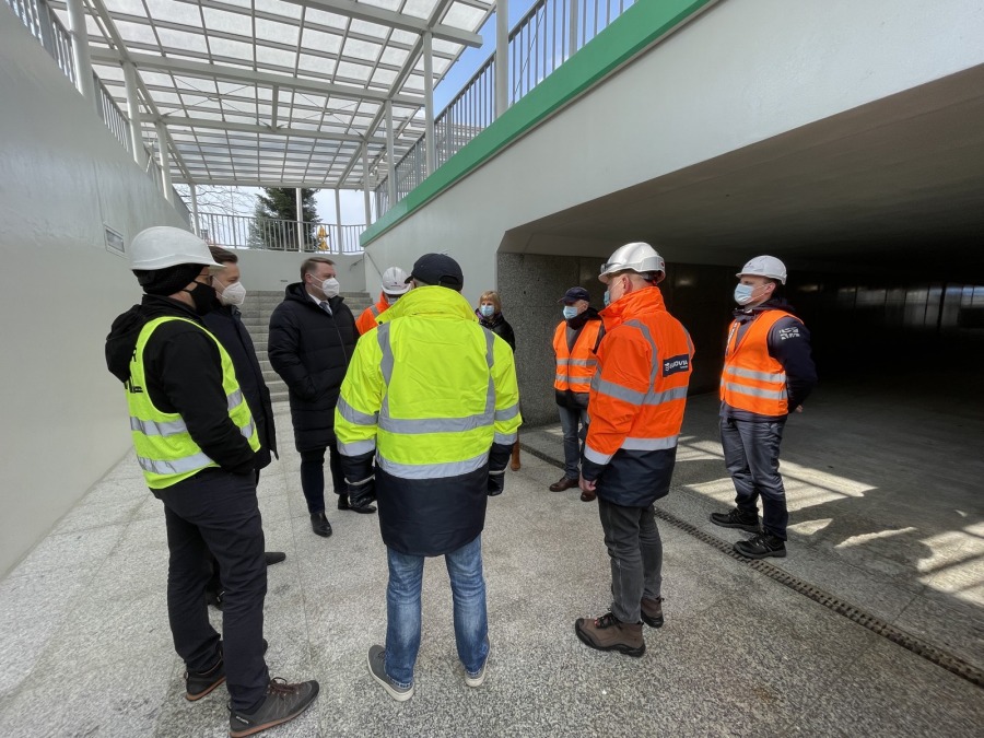 Przejście pod Cieszyńską oddane do użytku. Droga ma być gotowa w czerwcu - foto