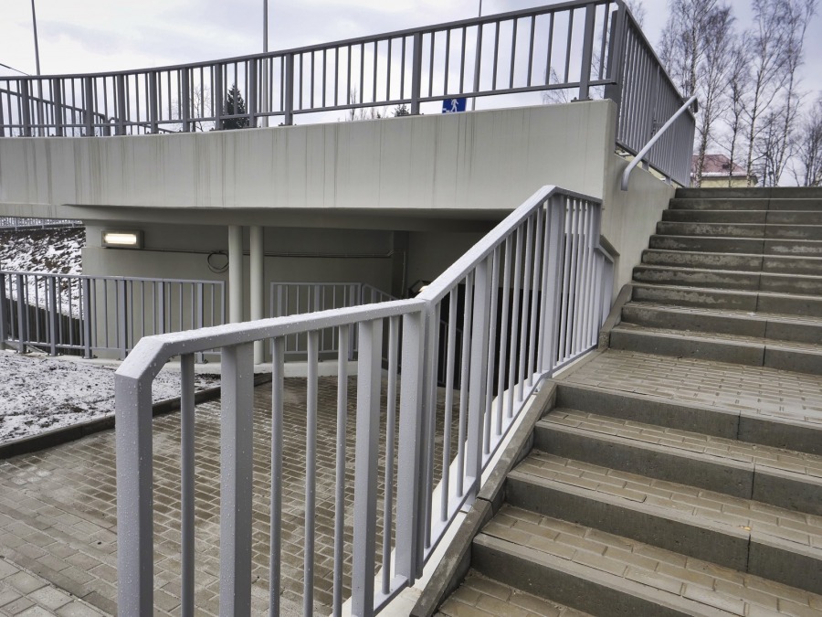 Przejście pod Cieszyńską oddane do użytku. Droga ma być gotowa w czerwcu - foto
