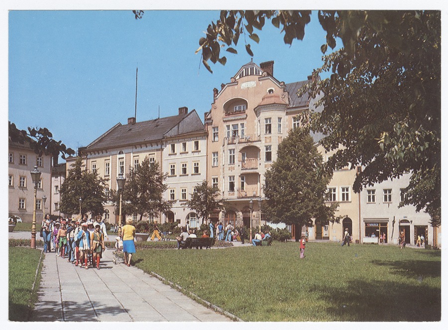 Mieszkańcy mają dość betonozy. Czy bielski Rynek może się znów zazielenić?