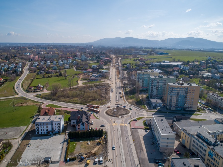 Cieszyńska na ostatniej prostej. Kolejne opóźnienie ze względu na pogodę? - foto
