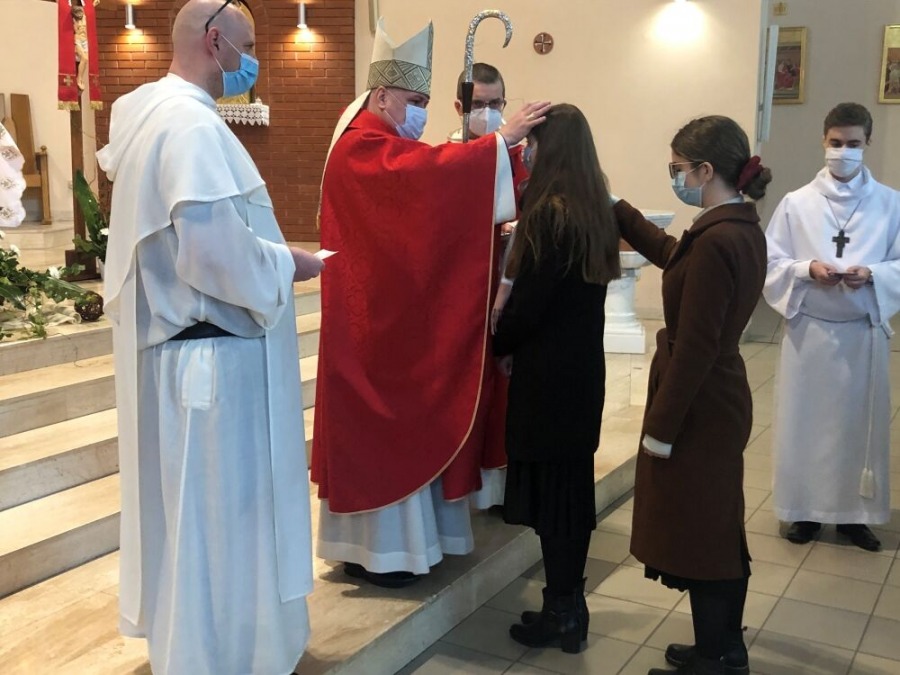 Po przerwie wznowiono bierzmowania. Ceremonie bieżące i zaległe - foto