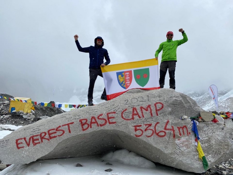 18 stopni mrozu, brakuje tlenu i trudno zebrać myśli. Każdy ma swój Everest ZDJĘCIA
