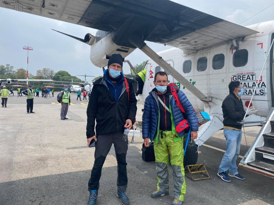 Bielszczanie uwięzieni w Nepalu. Wojsko wyszło na ulice, zamknięto granice ZDJĘCIA
