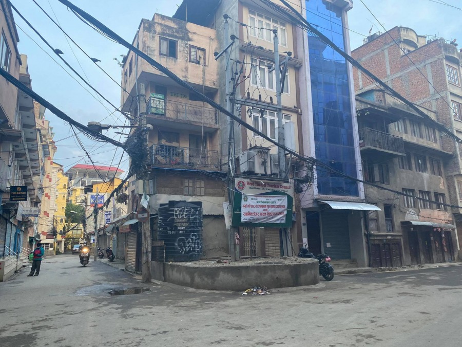 Bielszczanie uwięzieni w Nepalu. Wojsko wyszło na ulice, zamknięto granice ZDJĘCIA