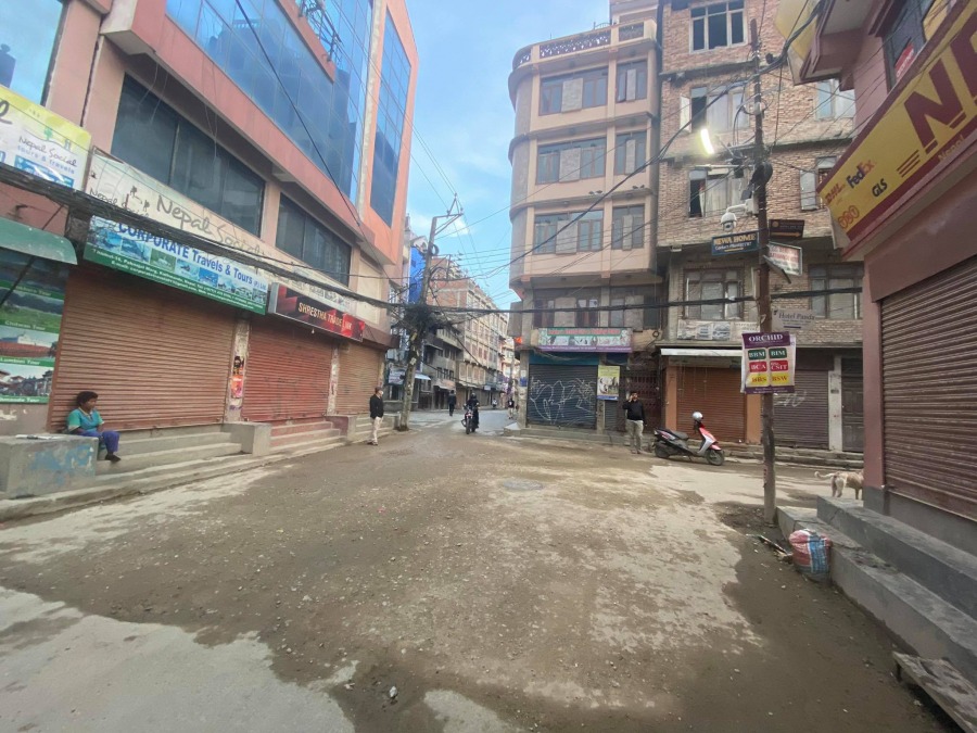 Bielszczanie uwięzieni w Nepalu. Wojsko wyszło na ulice, zamknięto granice ZDJĘCIA