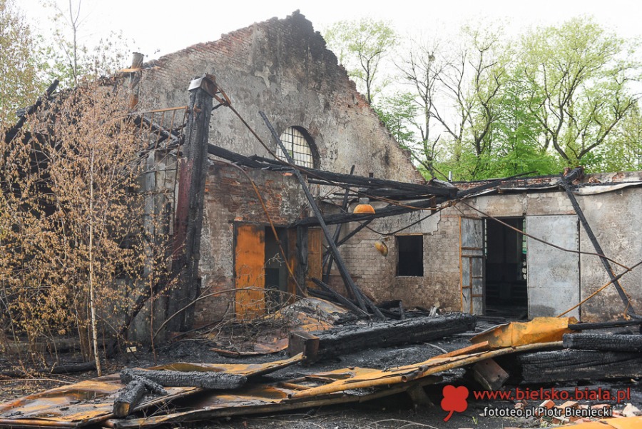 Historia dewastacji bielskiego zabytku. Ruiny zniszczył pożar ZDJĘCIA