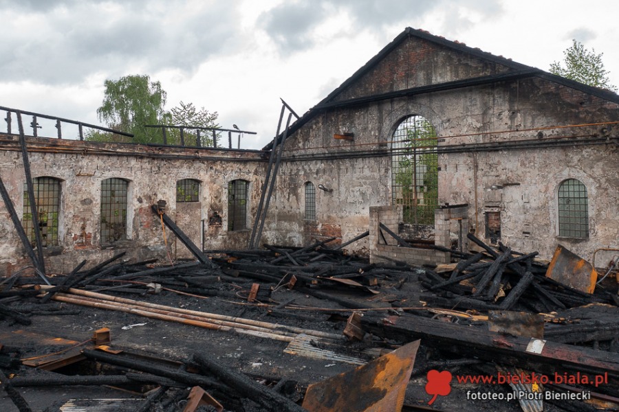 Historia dewastacji bielskiego zabytku. Ruiny zniszczył pożar ZDJĘCIA