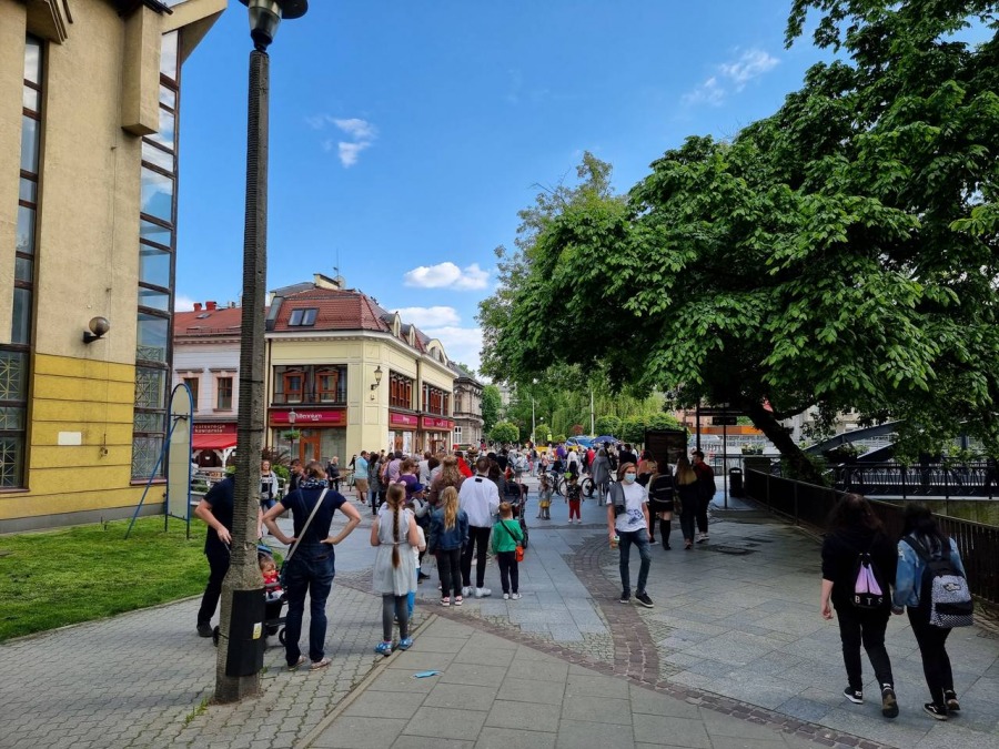 Tłum bielszczan szukał szpiega. Długie kolejki po pieczątki ZDJĘCIA