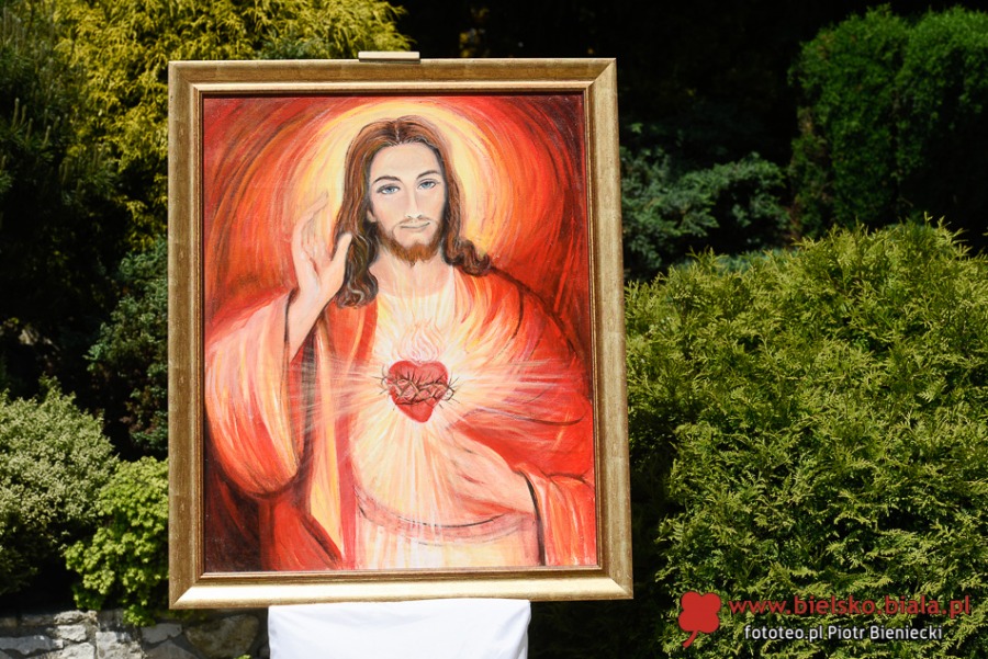 Tłumy wiernych na procesji Bożego Ciała. Życie zaczyna przypominać czas przed pandemią ZDJĘCIA