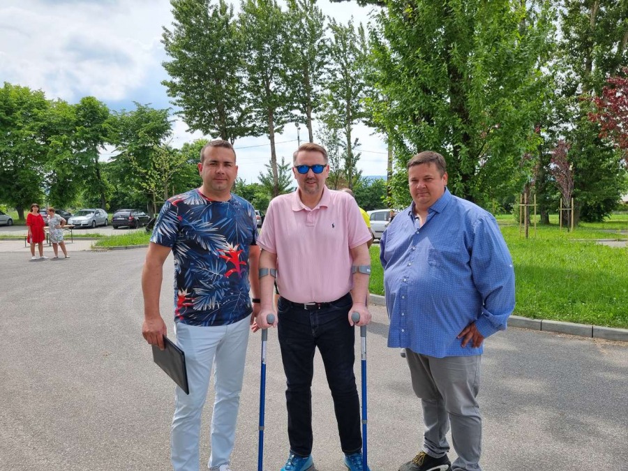 Nowy orlik na Obszarach. Osiedlowy festyn na otwarcie boiska - foto