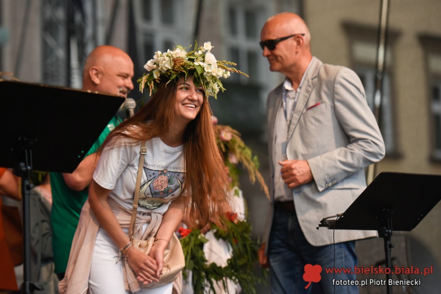 Barwny konkurs wianków na Rynku. Zadymka rusza na ludowo ZDJĘCIA