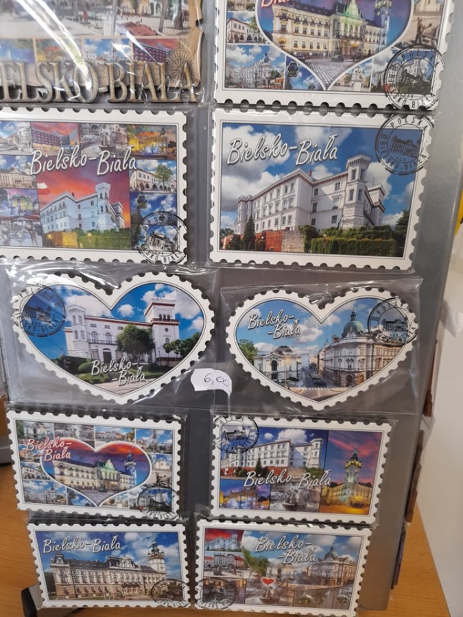 Brelok z Maluchem i Reksio z piernika. Jakie pamiątki kupują turyści w Bielsku-Białej?