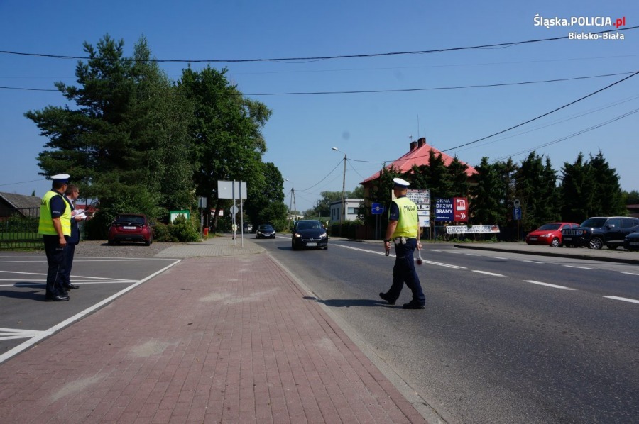 Ksiądz w patrolu drogówki. Obrazki ze świętym dla kierowców - foto