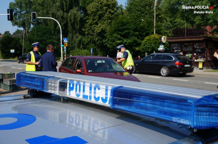 Ksiądz w patrolu drogówki. Obrazki ze świętym dla kierowców - foto
